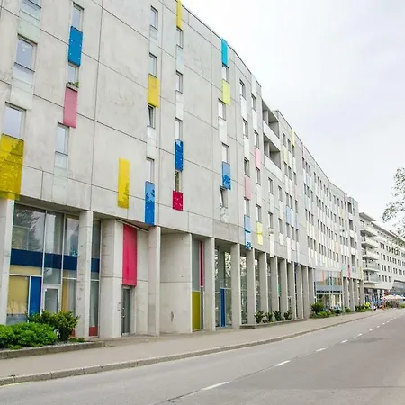 Harbour Hub Hostel *