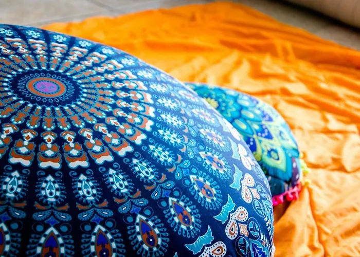 Harbour Hub Hostel *